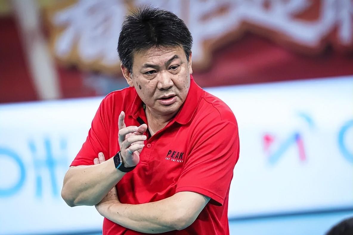 爱游戏在线-训练短板曝光，教练组紧急调整战术