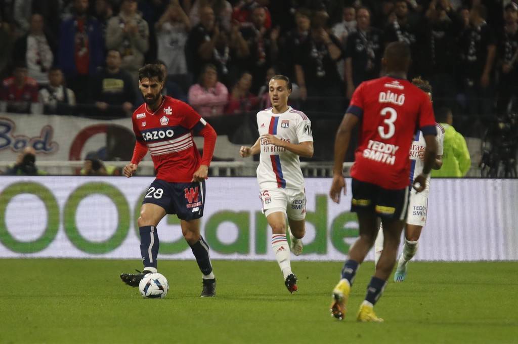 爱游戏官网-里昂主场不敌摩纳哥，遭遇主场不利