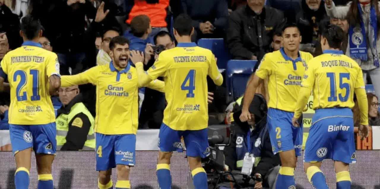 爱游戏官网入口-痛并快乐着！比赛中球员们挫折与喜悦交织