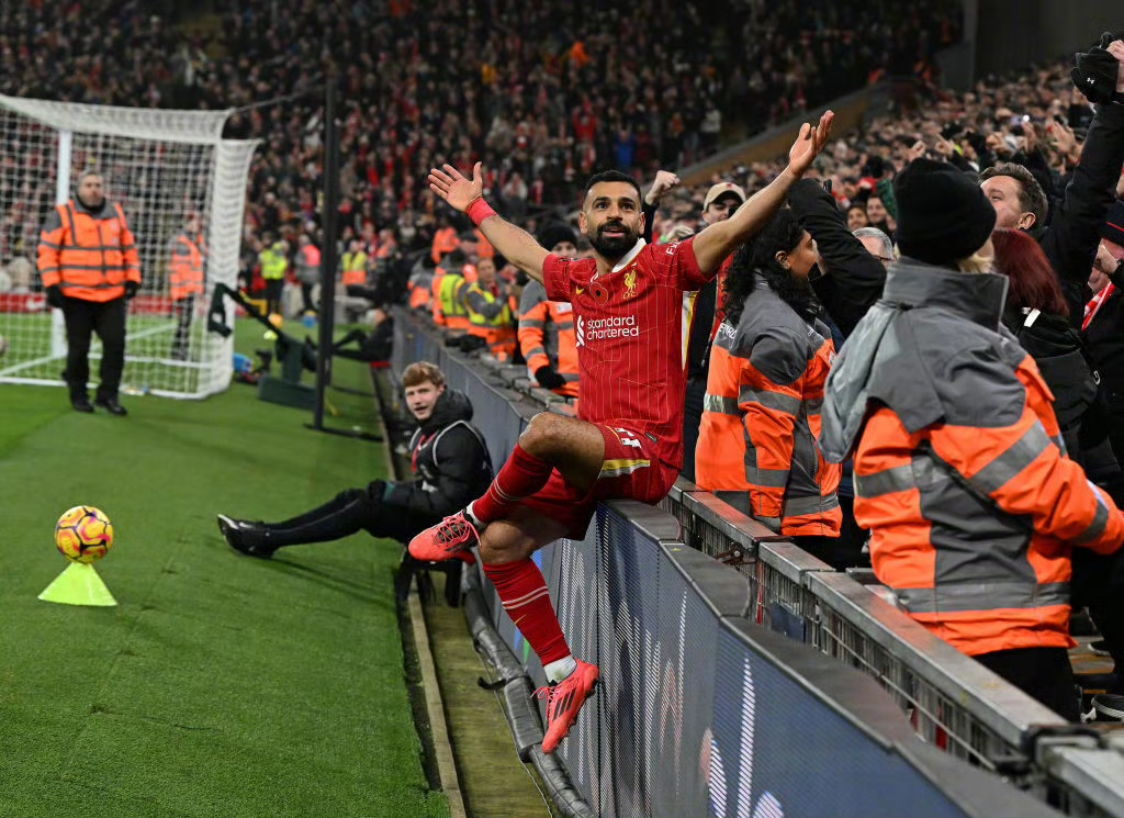 卢加诺球员假期放松备战英超冠军争夺的简单介绍