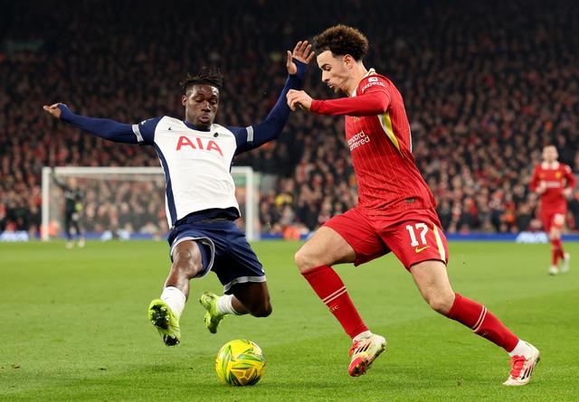 爱游戏官方登录入口-关于利物浦在主场击败阿森纳，英格兰联赛的争端愈发白热化的信息