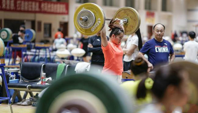 爱游戏网页版登录入口-包含欧洲国家队备战士气高昂，球员整装待发的词条