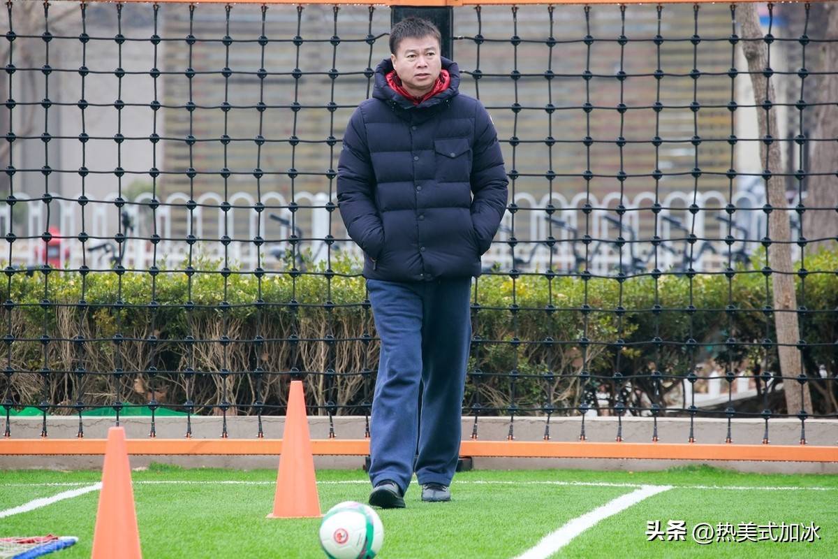 爱游戏入口-关于传奇球员退役，铁杆球迷泪奔的信息