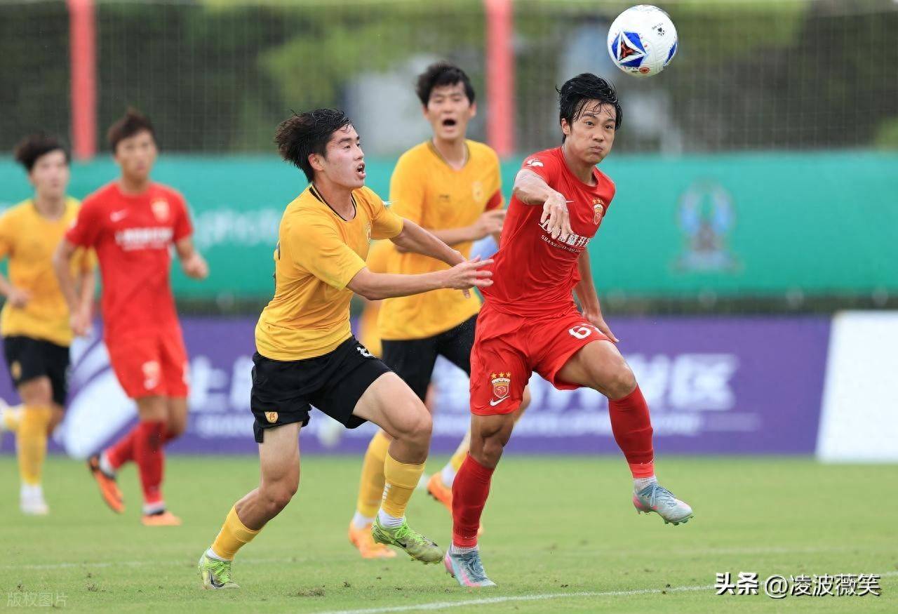爱游戏官网-激战不断！球员们奋力争冠展现拼搏精神