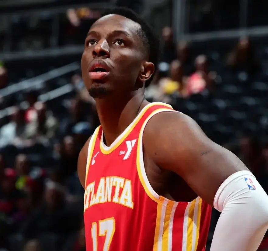 爱游戏亚洲官网-小牛斩杀雷霆特雷杨变盖帽王