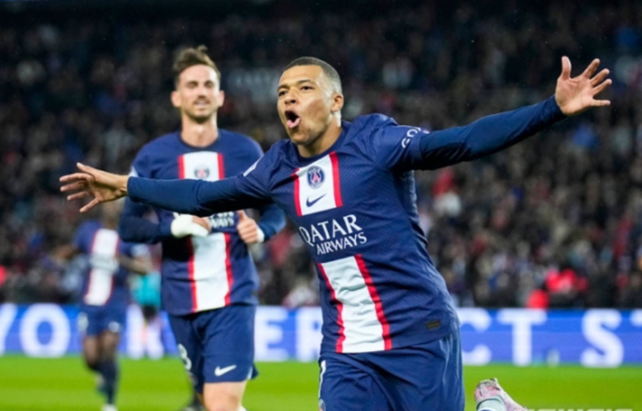 爱游戏官网-巴黎圣日耳曼年轻球员表现抢眼，获得主帅赞誉