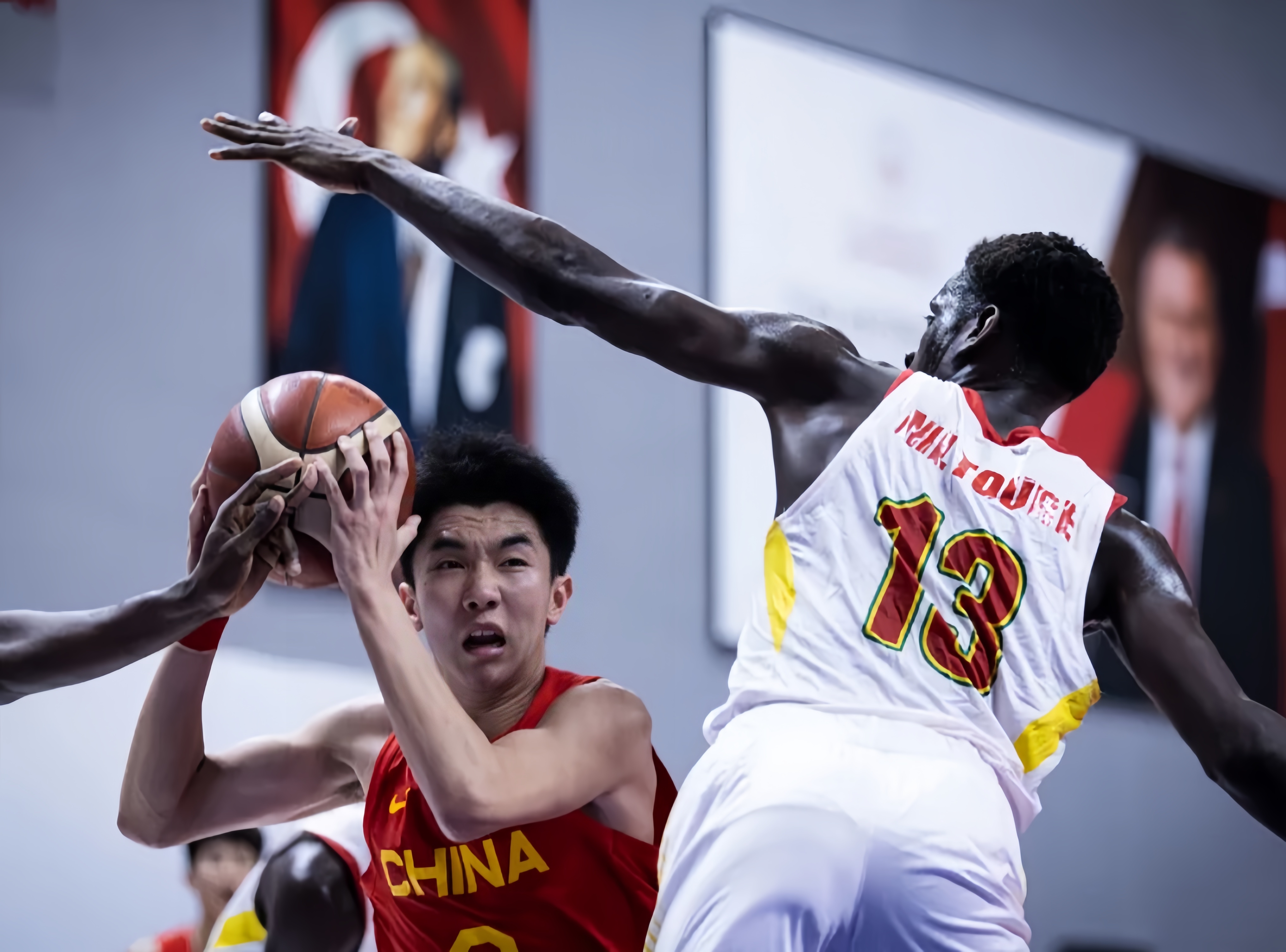 爱游戏官方登录入口-湖北男篮实力逼近前四，挑战传统强队的简单介绍