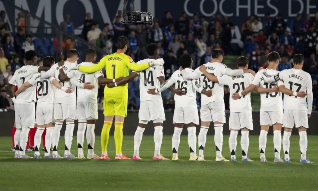 爱游戏网页版-包含皇马惨遭失利！客场遭遇难搞之战，未能脱困的词条