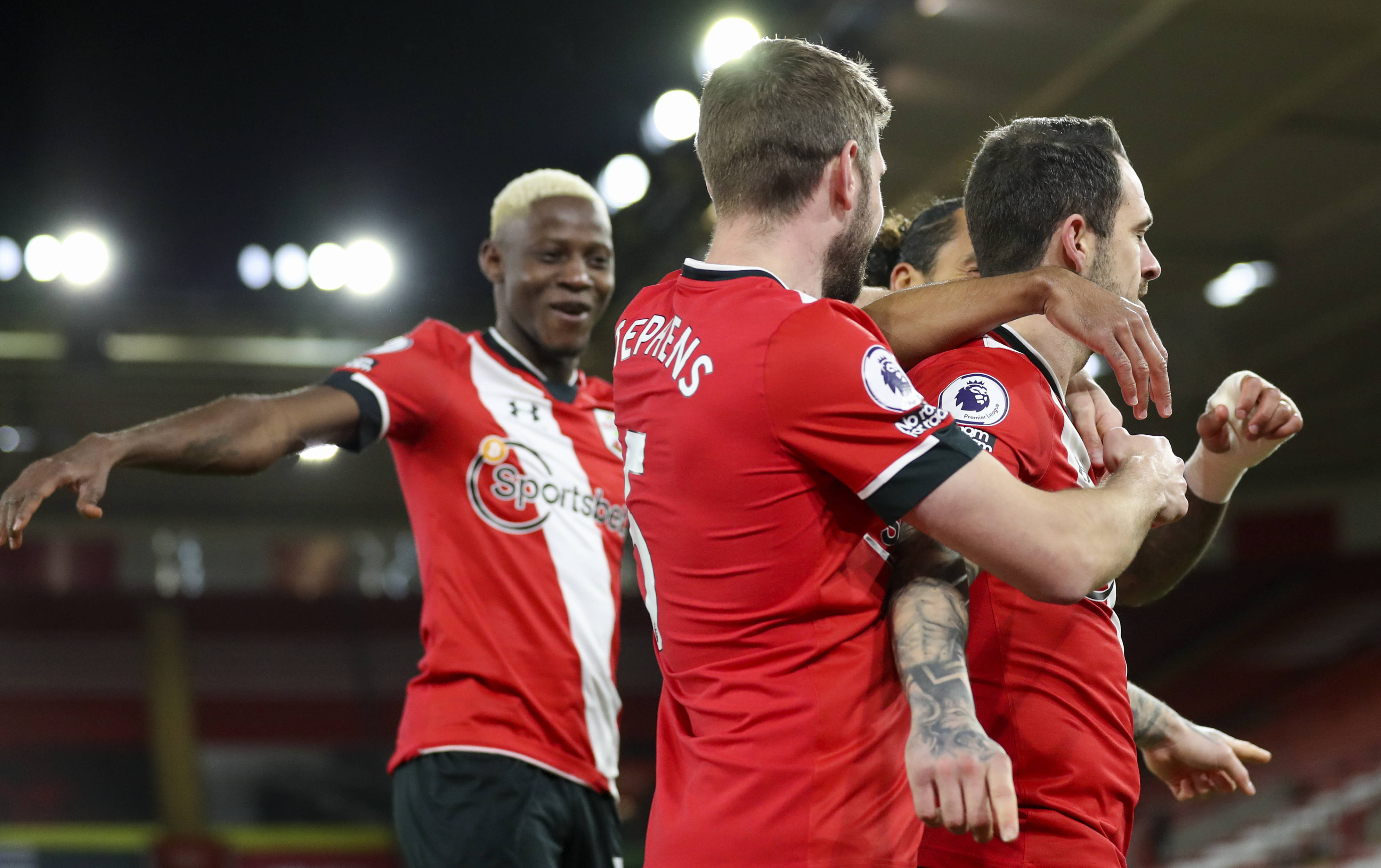 爱游戏中国官网-南安普顿主场战胜纽卡斯尔联，实现保级目标