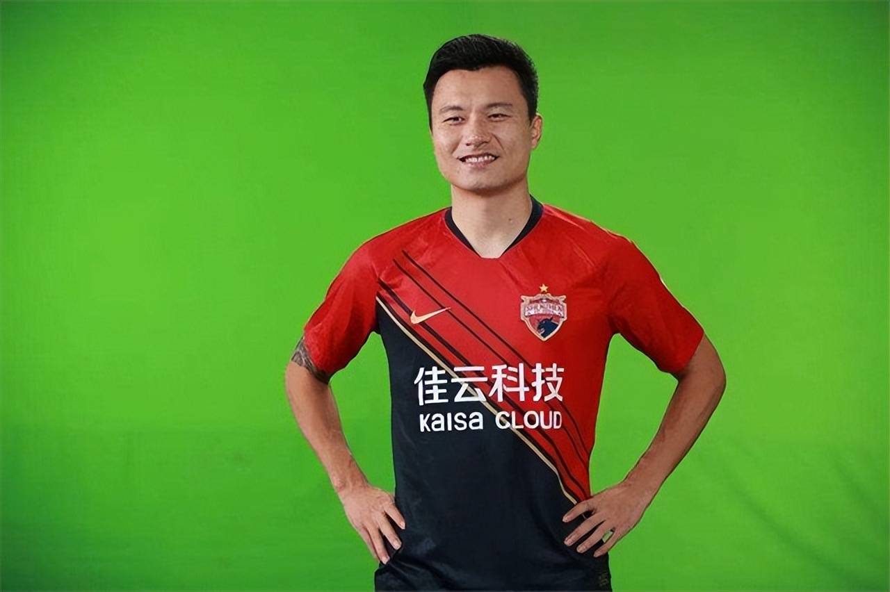 恒大足球队在亚洲杯赛场获得冠军头衔