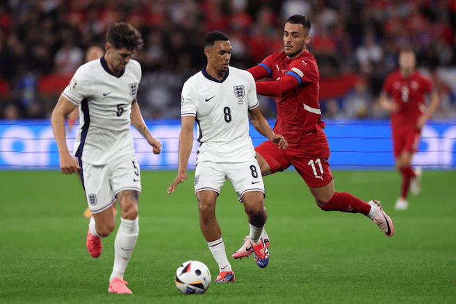 包含英格兰历经惊险战胜丹麦，时刻等待欧洲杯决赛的词条