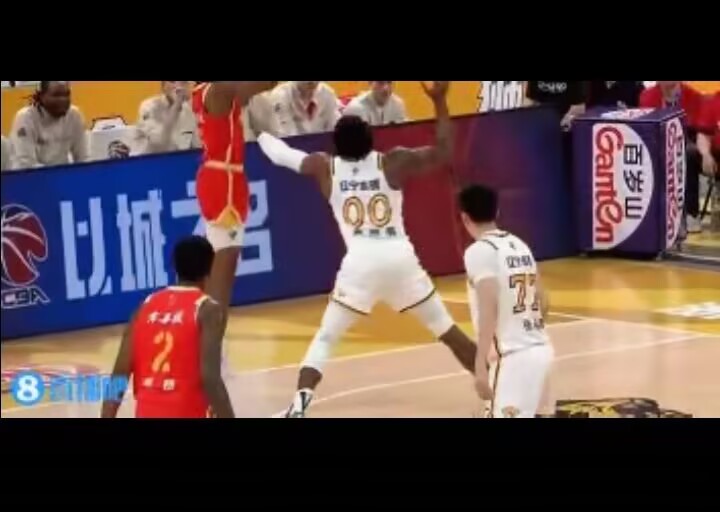 爱游戏入口-辽宁男篮遭遇意外失利，遭受季后赛冲击