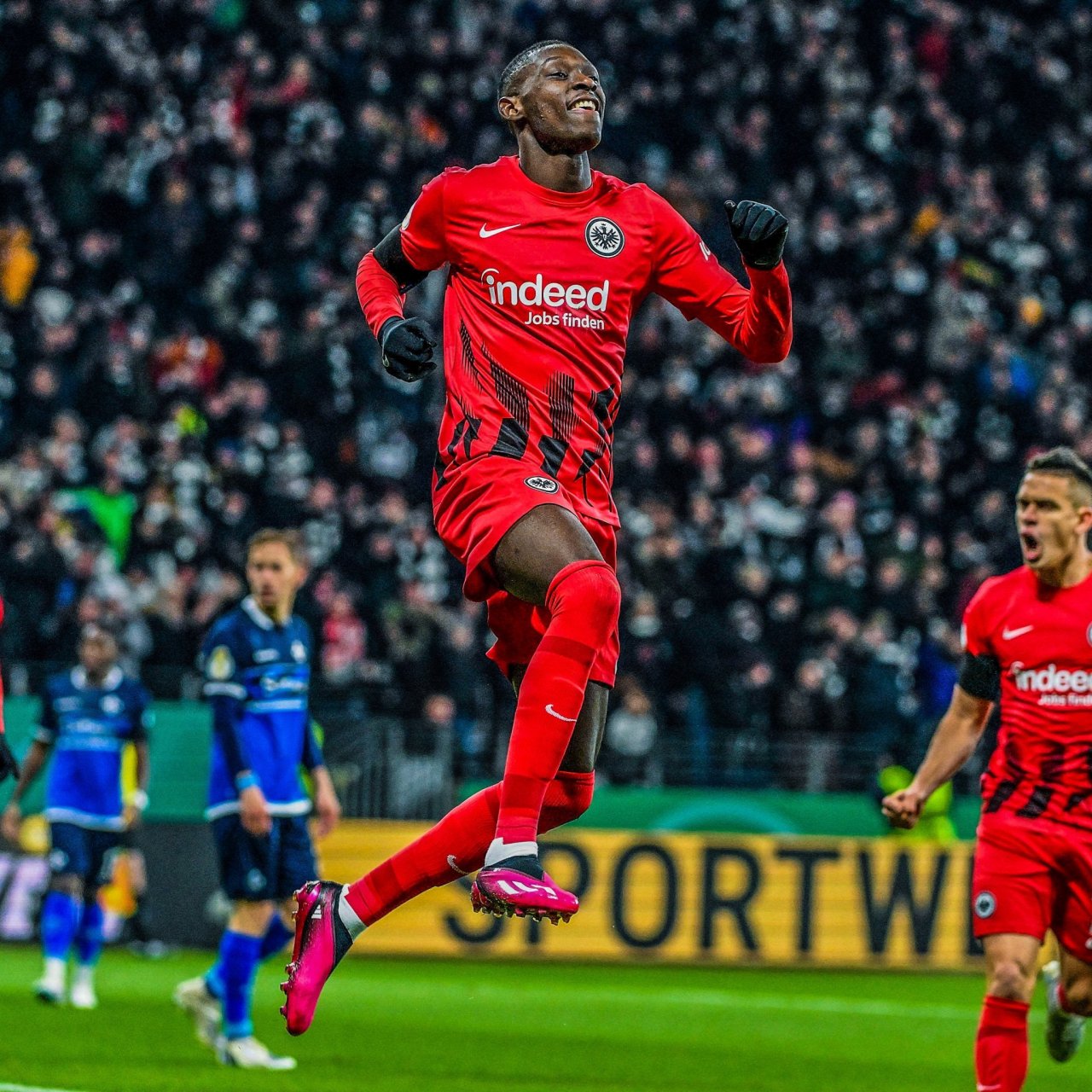 法兰克福球队实力悍然，成为黑马