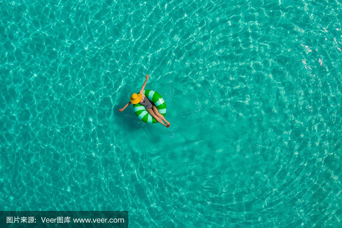 关于塞舌尔游泳选手轻松取得冠军的信息 关于塞舌尔游泳选手轻松取得冠军的信息