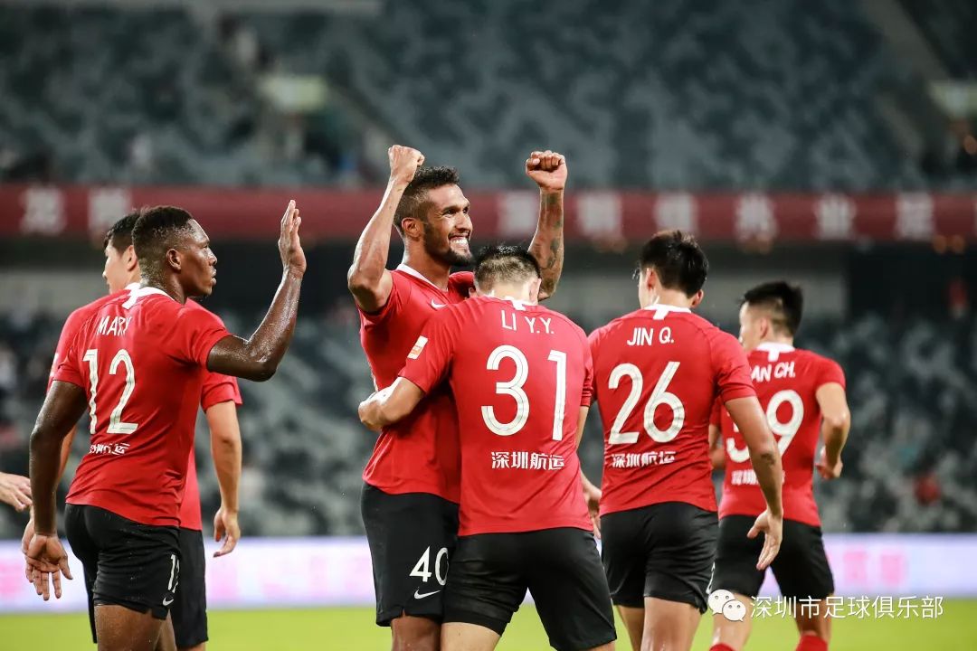 广州富力队员接受采访,展望未来比赛的简单介绍 广州富力队员接受采访,展望未来比赛的简单介绍