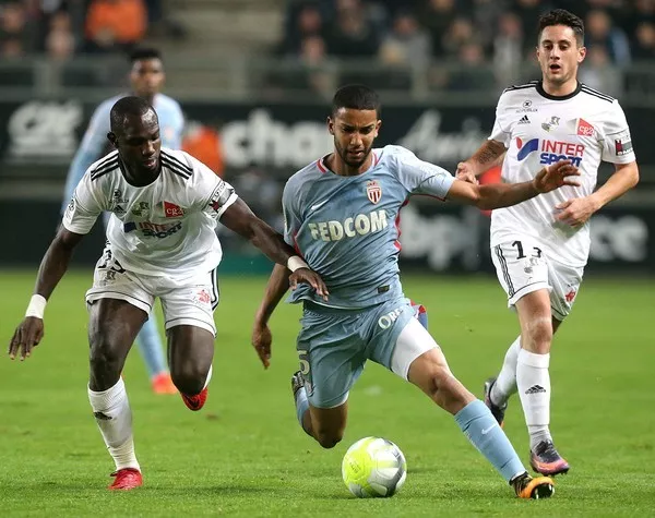 关于南特大胜亚眠，提前解决保级压力的信息